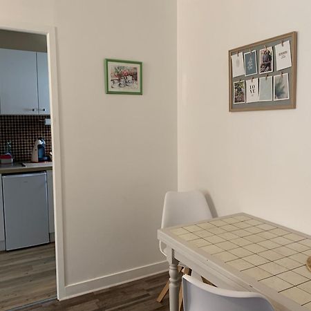 Le Gite Entre Val Et Rose Provins Esterno foto