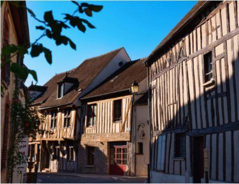 Le Gite Entre Val Et Rose Provins Esterno foto